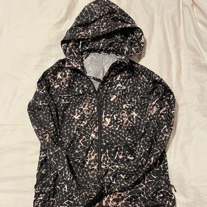 Lululemon windbreaker